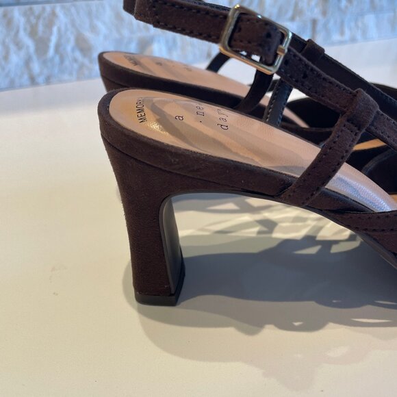 NWOT Faux chocolate brown suede shoes - Picture 2 of 4